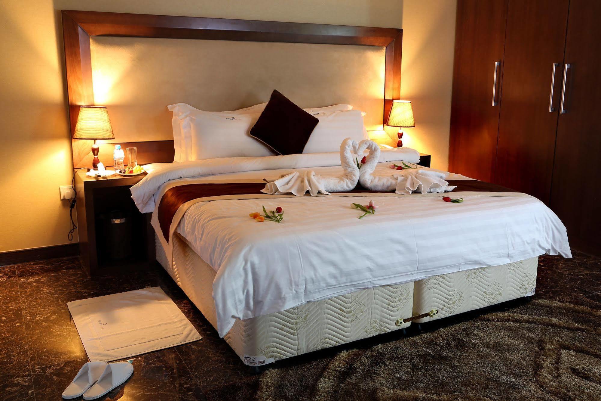 Belle Tower Luxury Apartments Manamah Buitenkant foto