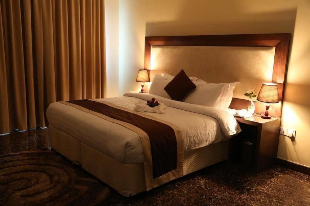 Belle Tower Luxury Apartments Manamah Buitenkant foto